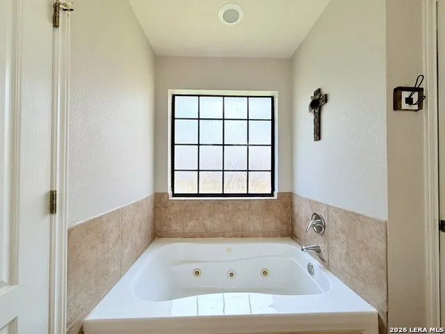 308 Bunker Hill Pleasanton, TX 78064