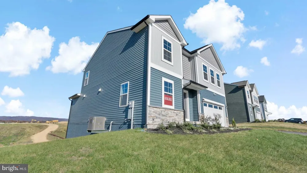 ARMISTEAD PLACE #CARNEGIE II Charles Town, WV 25414