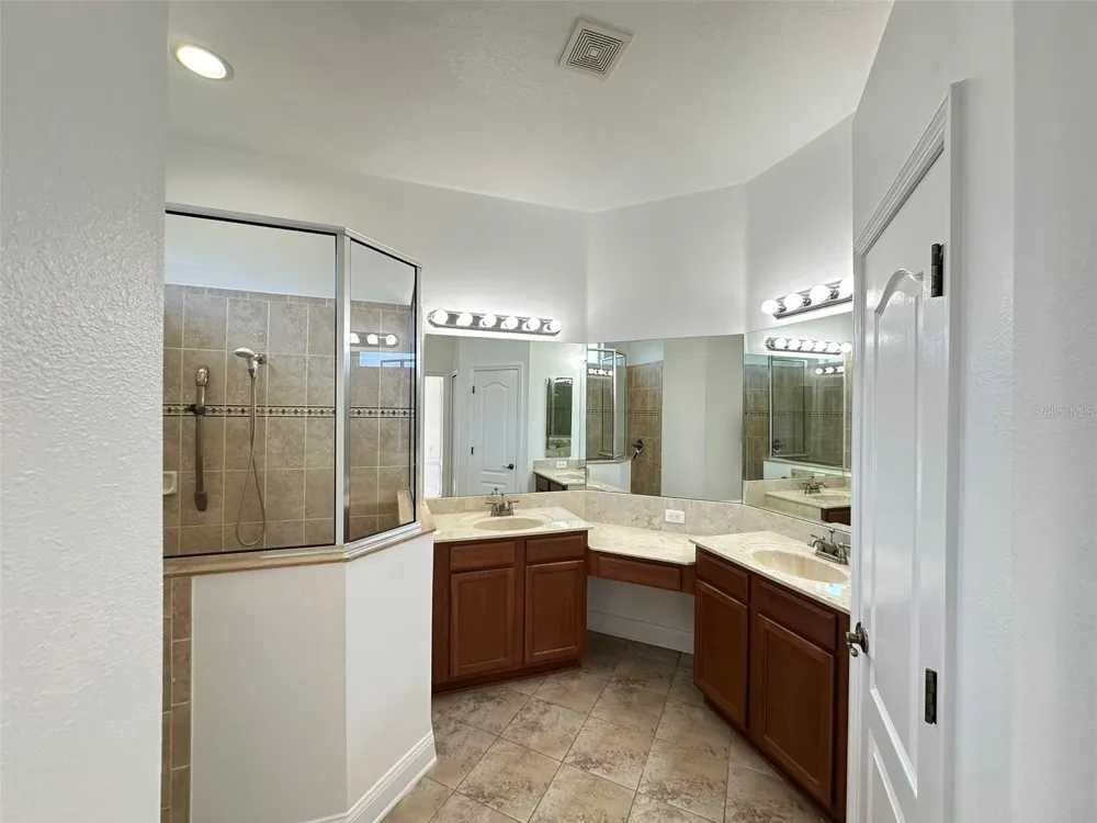 8120 TURKEY HILL COURT Tampa, FL 33647