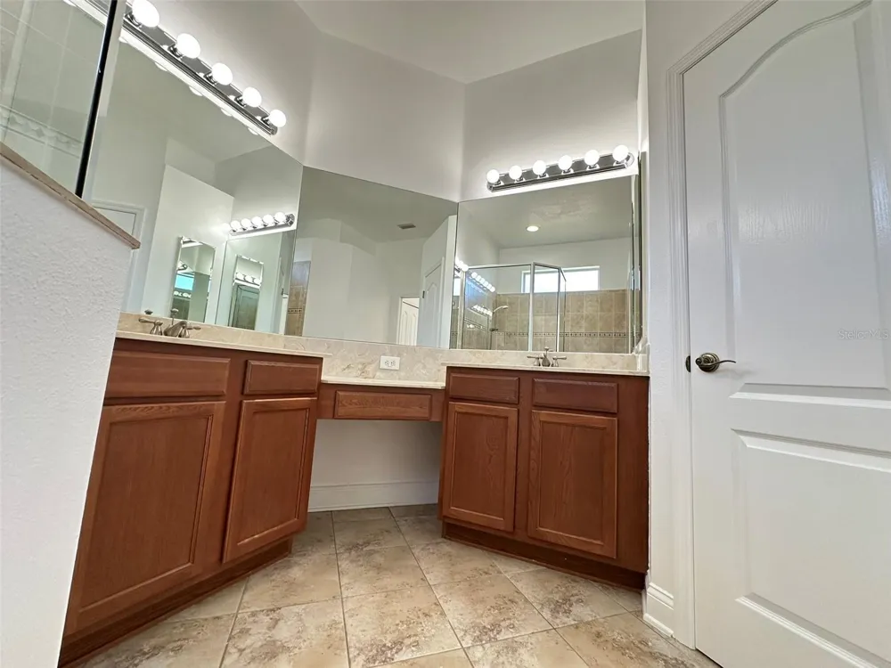 8120 TURKEY HILL COURT Tampa, FL 33647