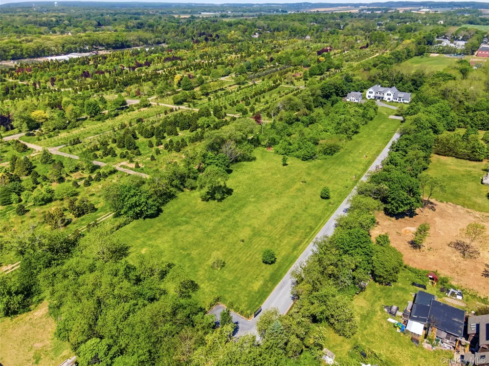 704 Hubbard Avenue Aquebogue, NY 11901