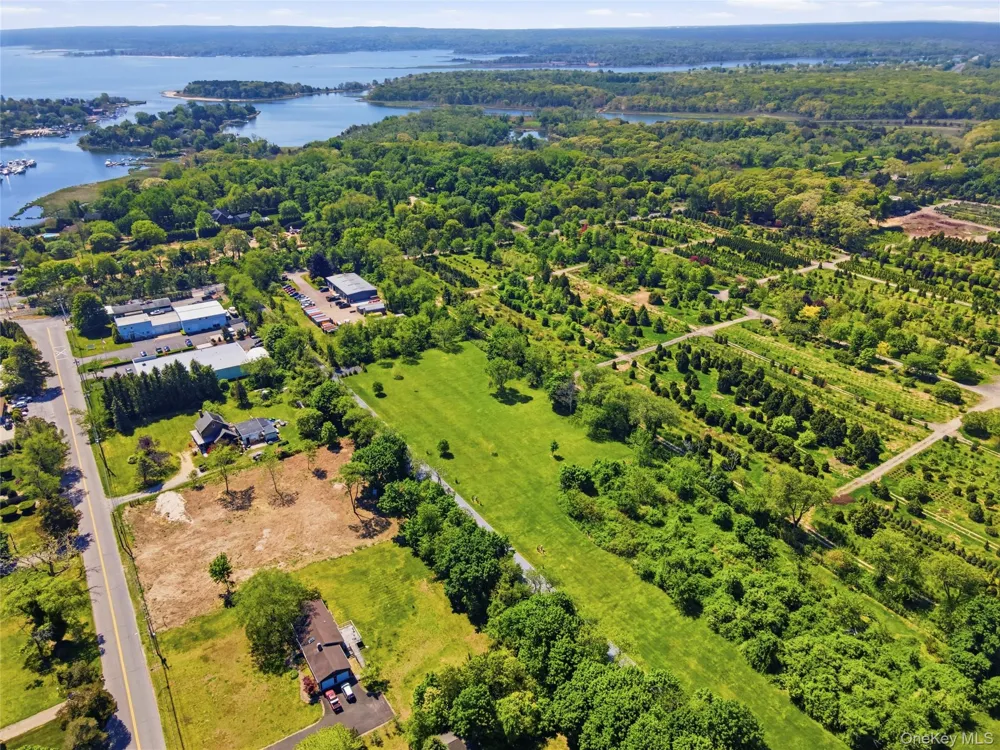 704 Hubbard Avenue Aquebogue, NY 11901