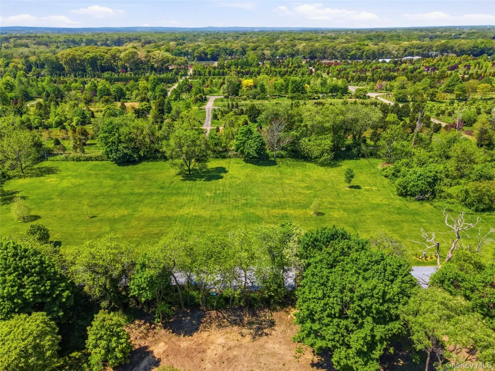 704 Hubbard Avenue Aquebogue, NY 11901