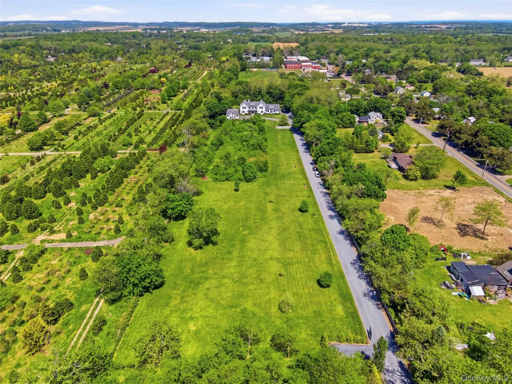 704 Hubbard Avenue Aquebogue, NY 11901