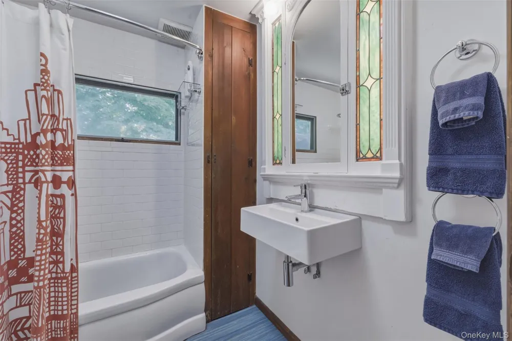 5 - 7 Downer Lane Woodstock, NY 12498
