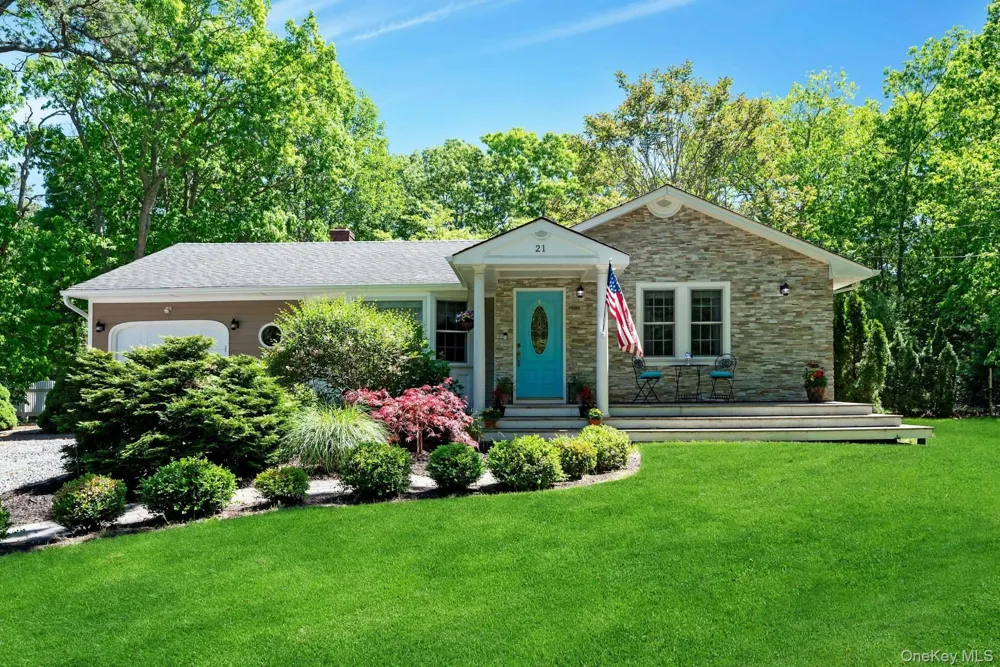 21 Jones Road Hampton Bays, NY 11946