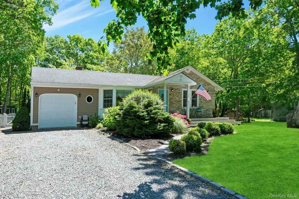 21 Jones Road Hampton Bays, NY 11946