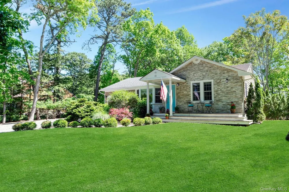 21 Jones Road Hampton Bays, NY 11946