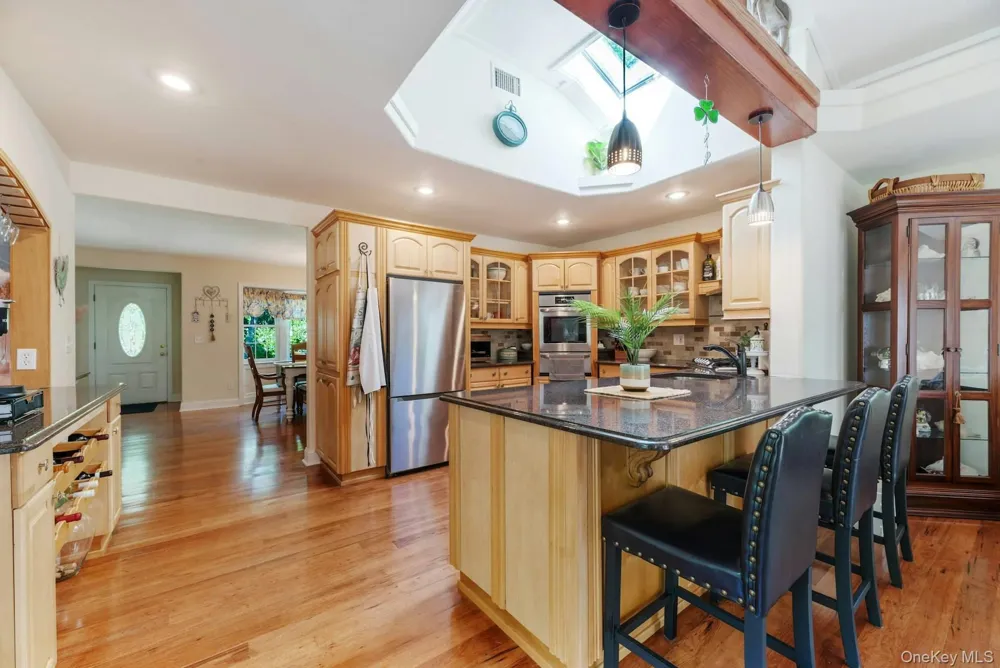 21 Jones Road Hampton Bays, NY 11946