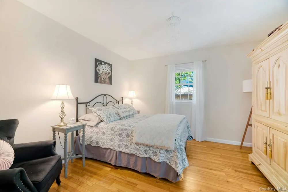 21 Jones Road Hampton Bays, NY 11946