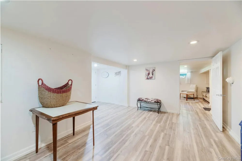 21 Jones Road Hampton Bays, NY 11946
