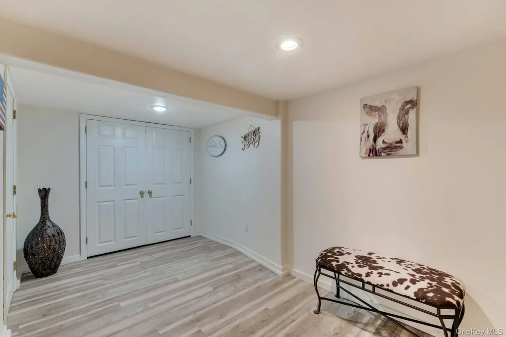 21 Jones Road Hampton Bays, NY 11946