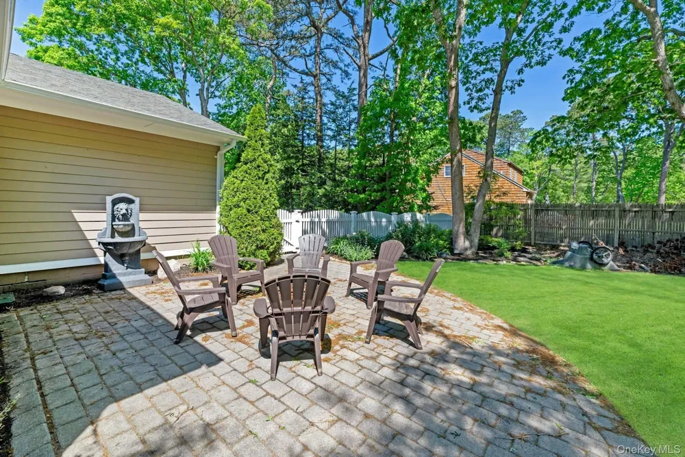21 Jones Road Hampton Bays, NY 11946