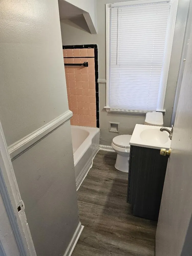 5786 Neff Detroit, MI 48224