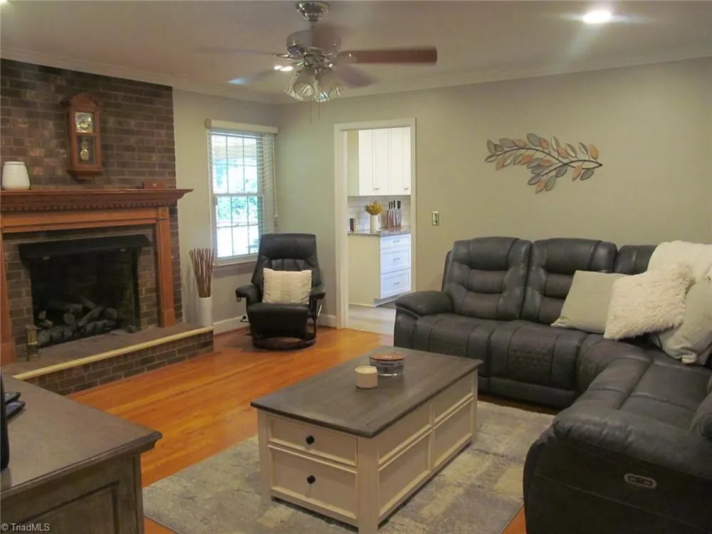170 Queens Court Clemmons, NC 27012