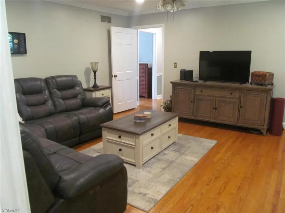 170 Queens Court Clemmons, NC 27012