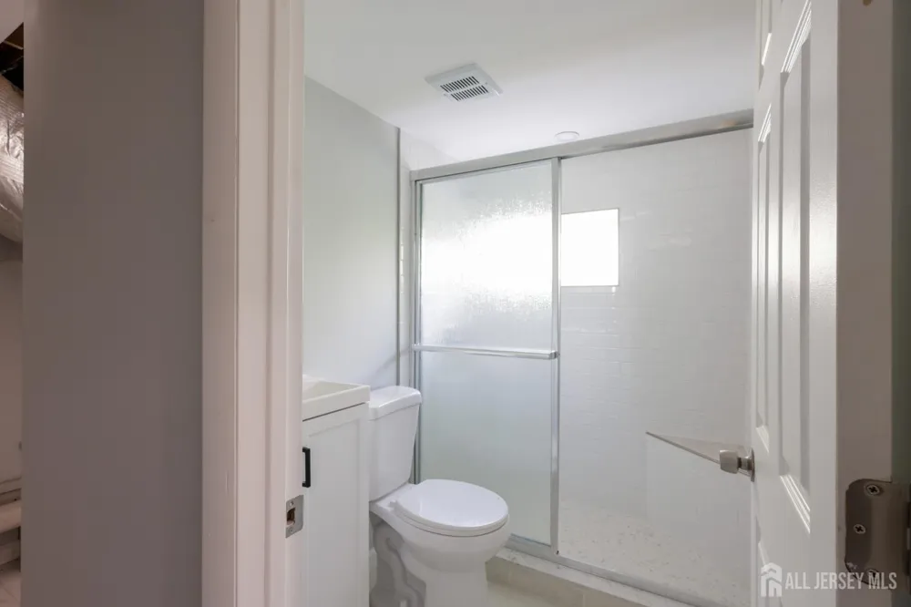 657 Amboy Avenue Edison, NJ 08837