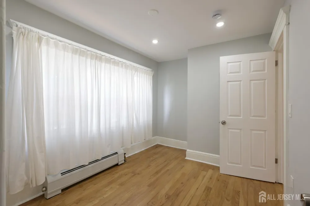 657 Amboy Avenue Edison, NJ 08837
