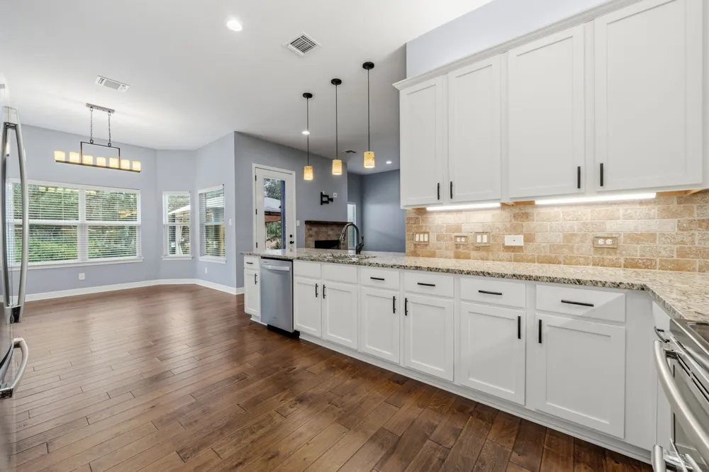 413 Bedford Drive Spicewood, TX 78669