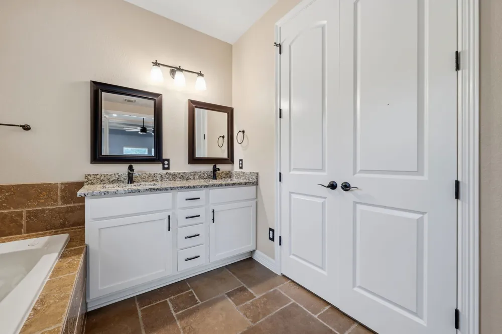 413 Bedford Drive Spicewood, TX 78669