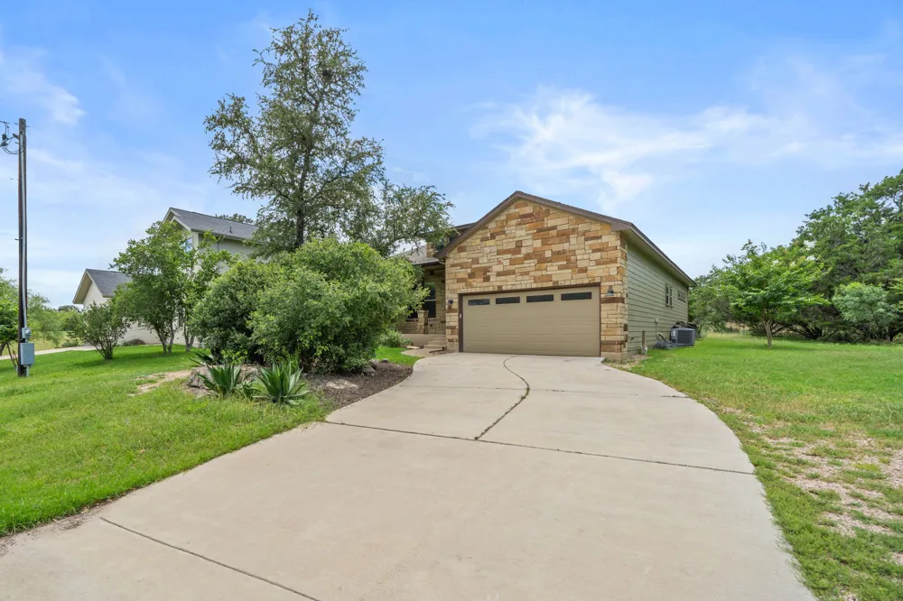 413 Bedford Drive Spicewood, TX 78669