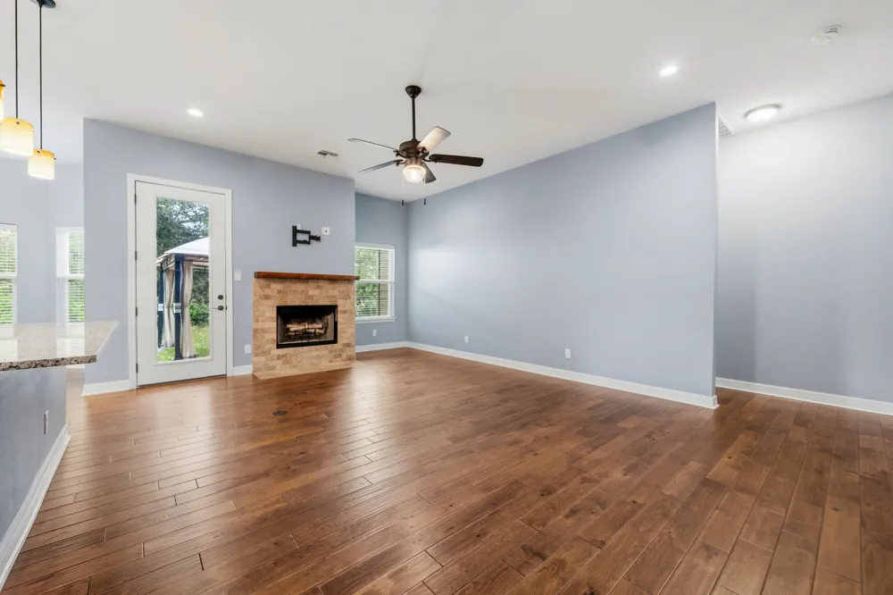 413 Bedford Drive Spicewood, TX 78669