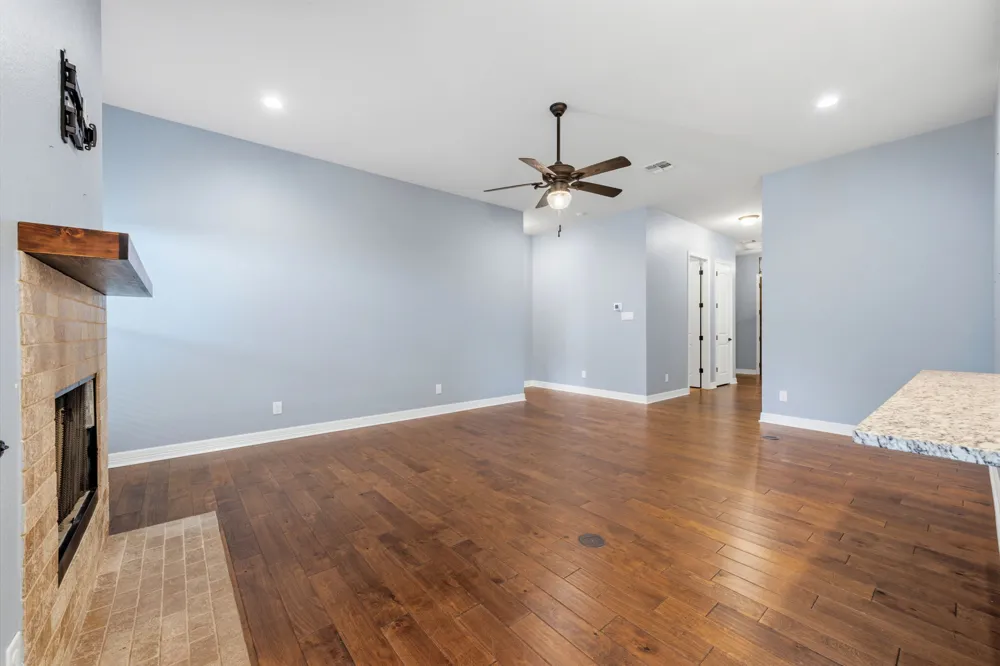 413 Bedford Drive Spicewood, TX 78669