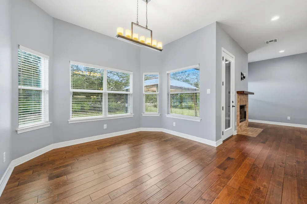 413 Bedford Drive Spicewood, TX 78669
