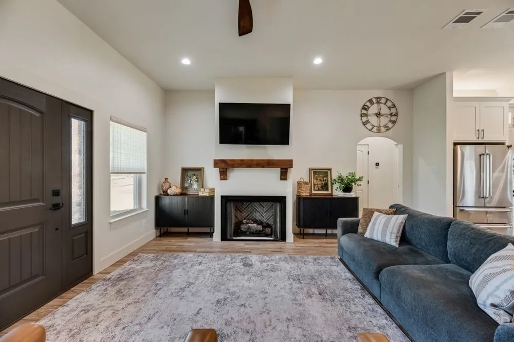245 Creek Crossing Street Alvord, TX 76225