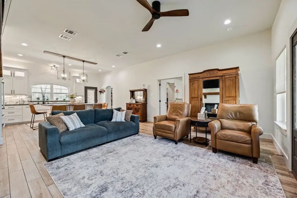 245 Creek Crossing Street Alvord, TX 76225