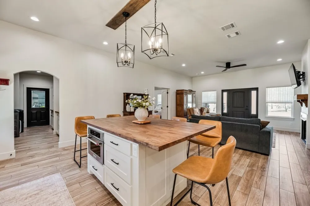 245 Creek Crossing Street Alvord, TX 76225