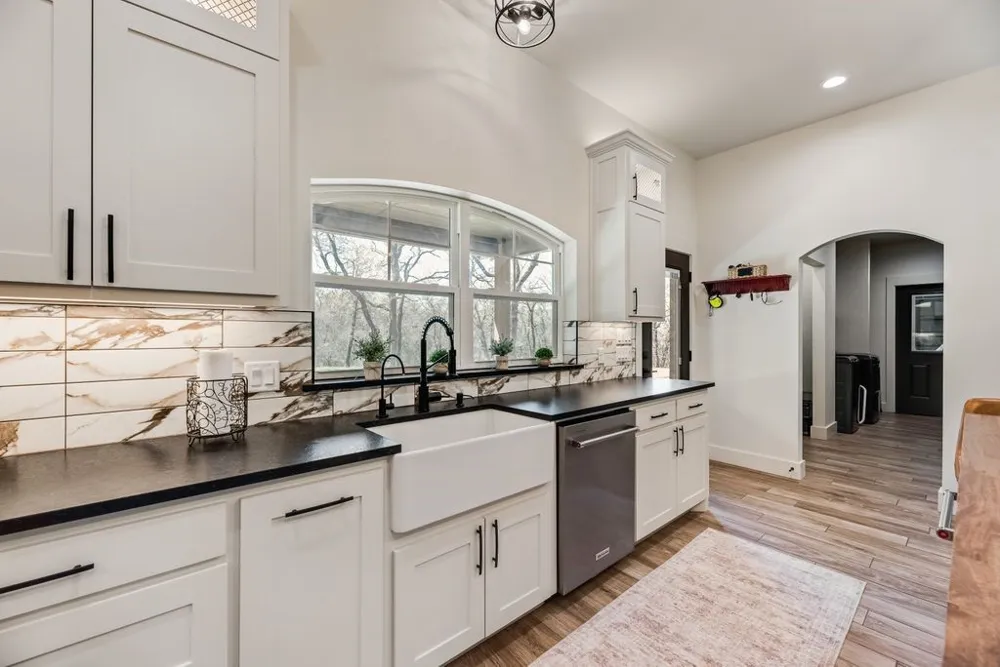 245 Creek Crossing Street Alvord, TX 76225