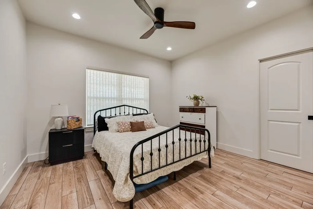 245 Creek Crossing Street Alvord, TX 76225