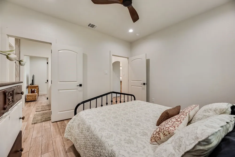 245 Creek Crossing Street Alvord, TX 76225