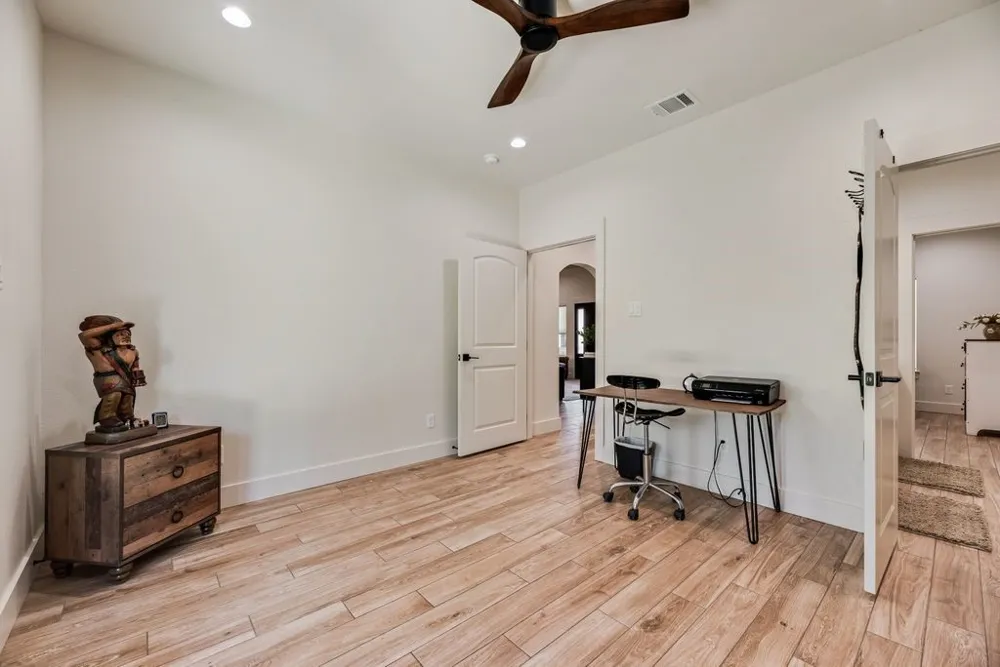 245 Creek Crossing Street Alvord, TX 76225