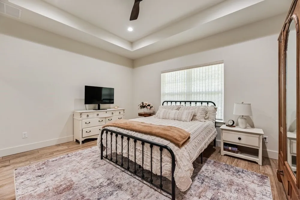 245 Creek Crossing Street Alvord, TX 76225