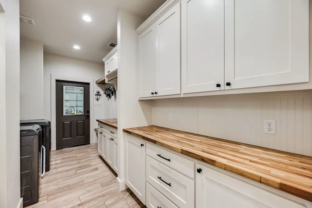 245 Creek Crossing Street Alvord, TX 76225