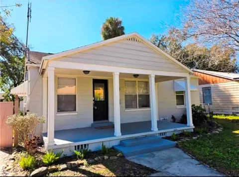 2015 OAKWOOD AVENUE