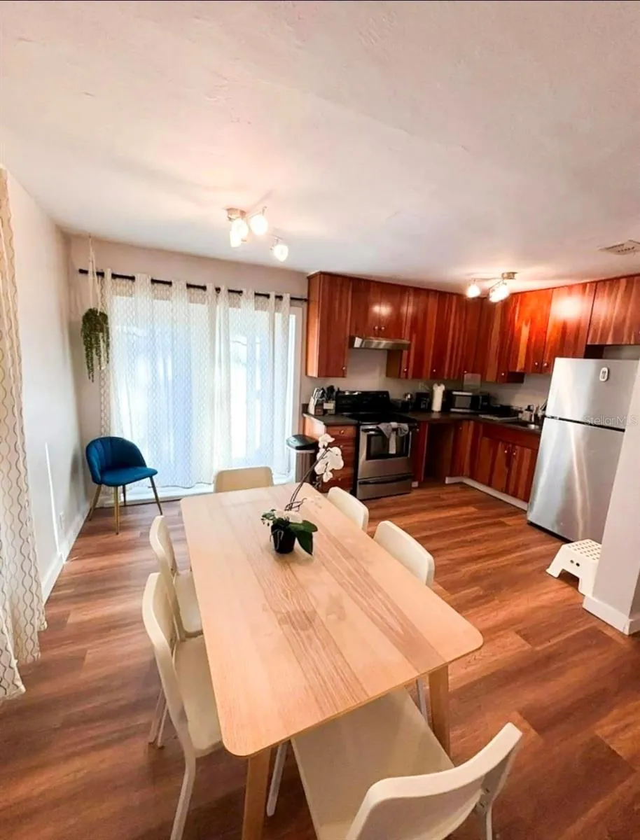2015 OAKWOOD AVENUE Tampa, FL 33605