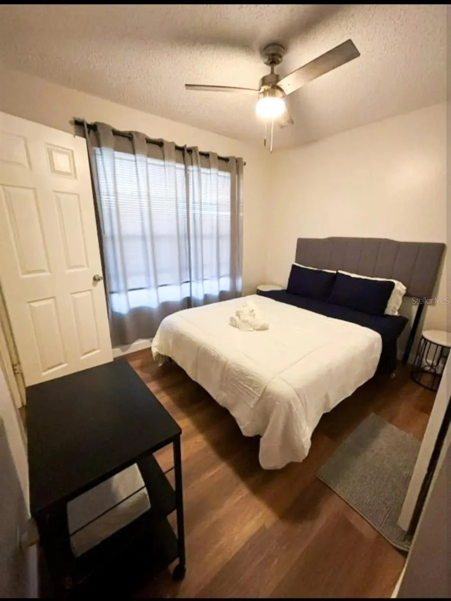 2015 OAKWOOD AVENUE Tampa, FL 33605