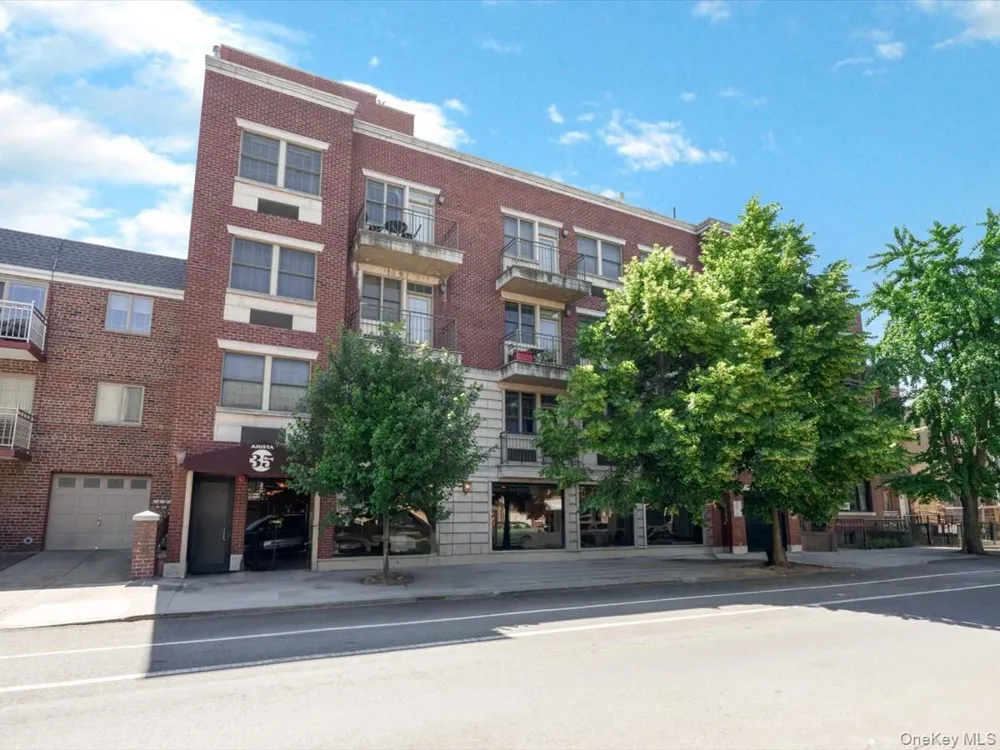 2519 35th Street #4C Astoria, NY 11103