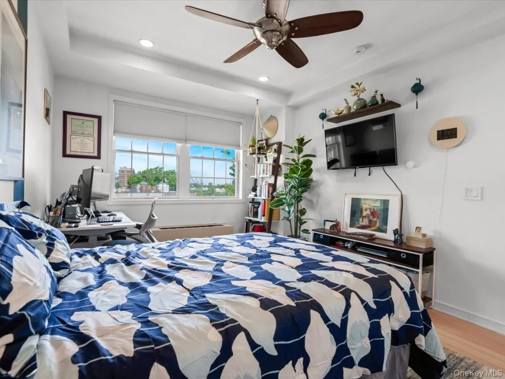 2519 35th Street #4C Astoria, NY 11103