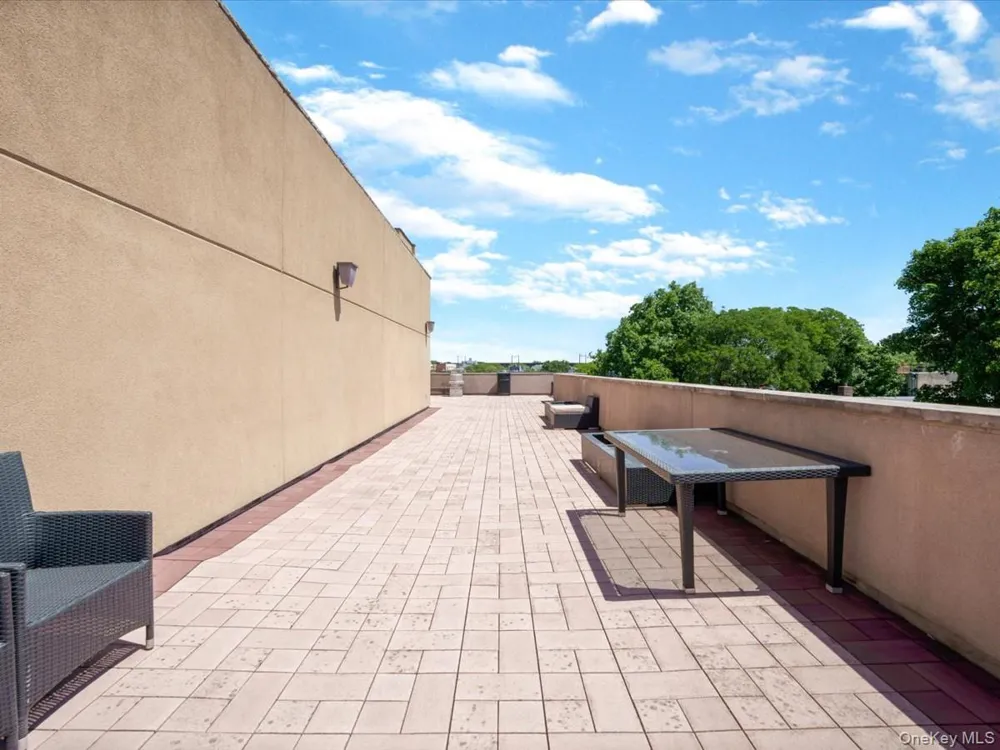 2519 35th Street #4C Astoria, NY 11103