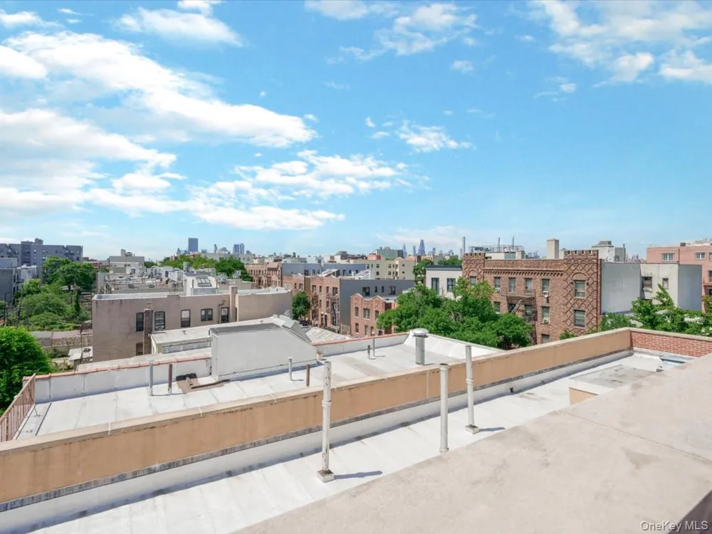 2519 35th Street #4C Astoria, NY 11103