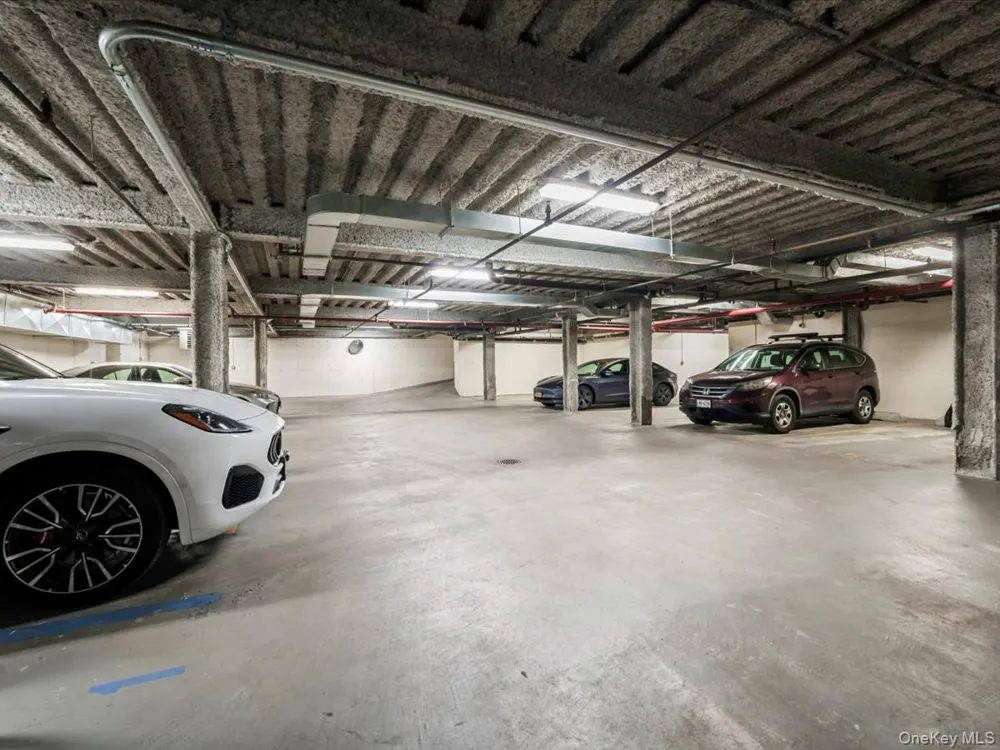 2519 35th Street #4C Astoria, NY 11103
