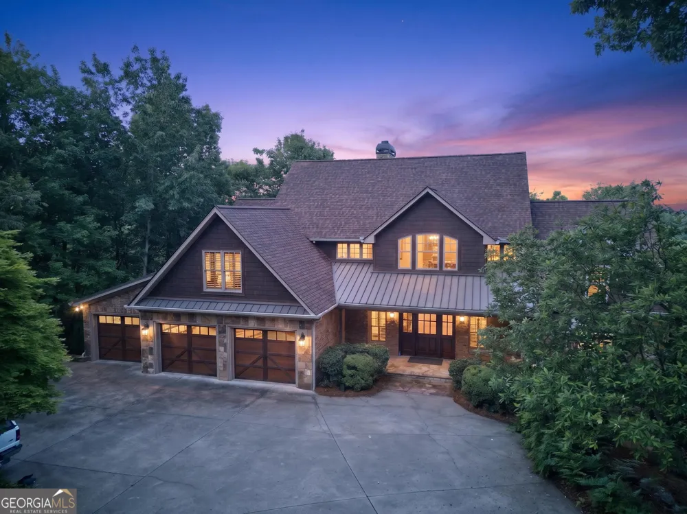 795 Chenocetah DR Cornelia, GA 30531