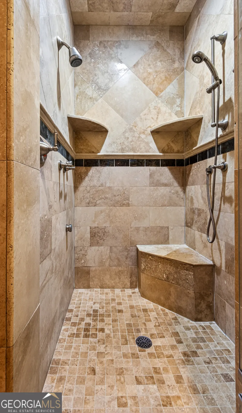 795 Chenocetah DR Cornelia, GA 30531