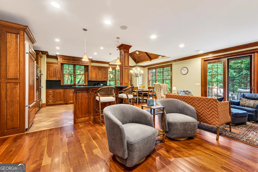 795 Chenocetah DR Cornelia, GA 30531