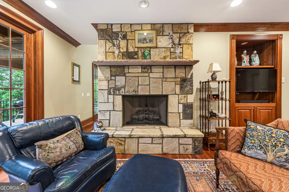 795 Chenocetah DR Cornelia, GA 30531