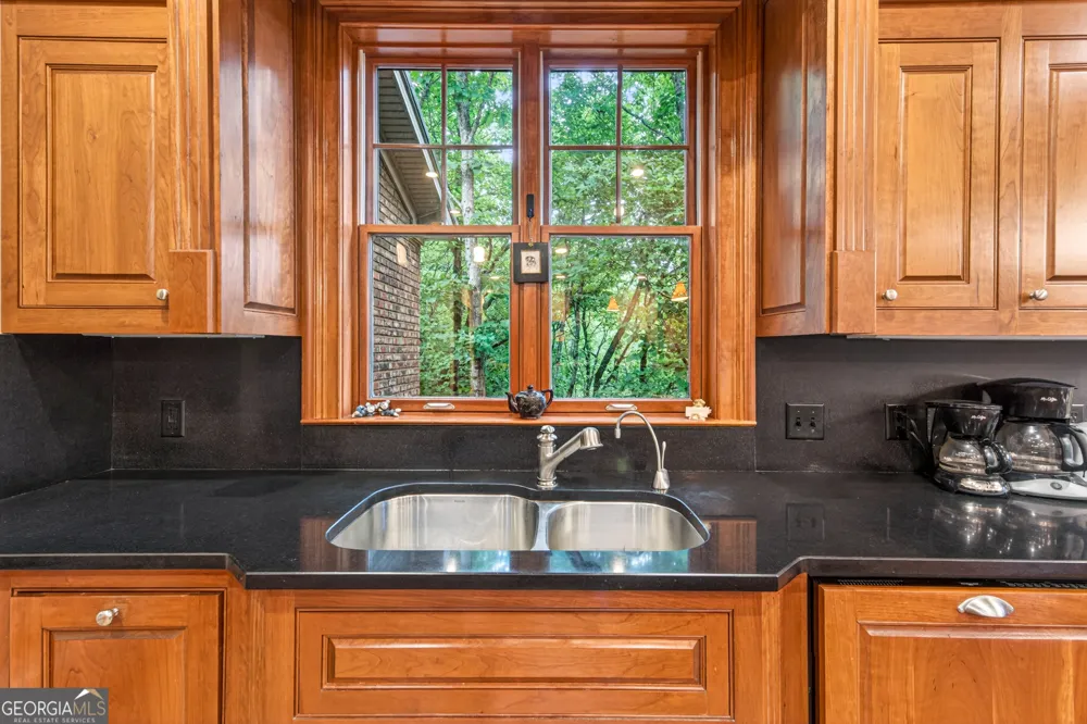 795 Chenocetah DR Cornelia, GA 30531